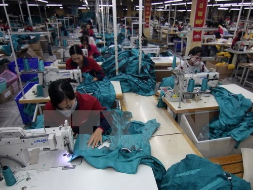 Vietnam’s market share of garment and textile to US soar - ảnh 1